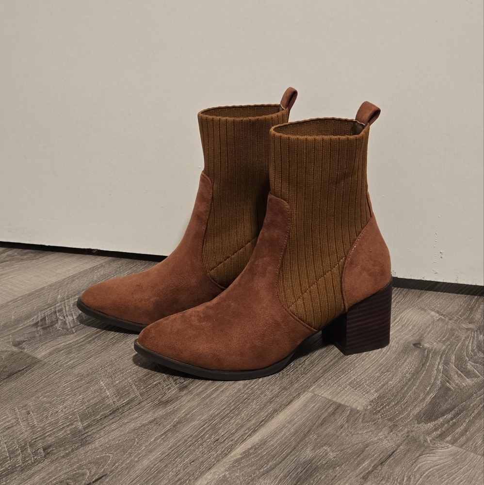 NWOT Steve Madden Suede Ankle Boots